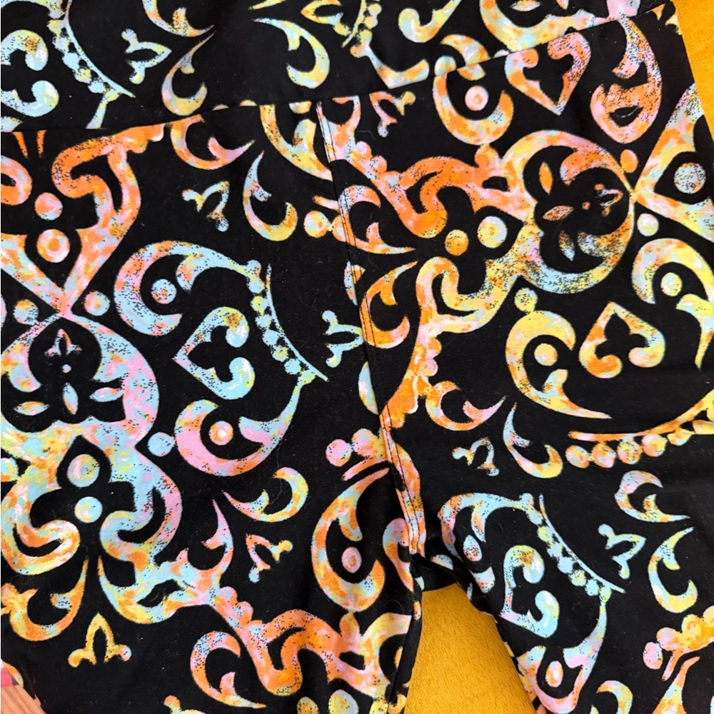 LuLaRoe OS Leggings - Picture 2 of 2